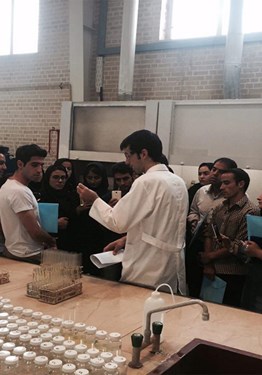 بازدید دانشجویان دانشگاه شهید بهشتی از پروسه آنالیزها در آزمایشگاه زرآزما